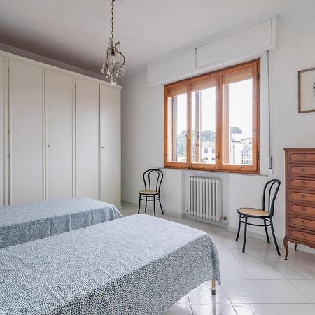 Апартаменты Comfy Flat Steps Away From Siena Station! Экстерьер фото