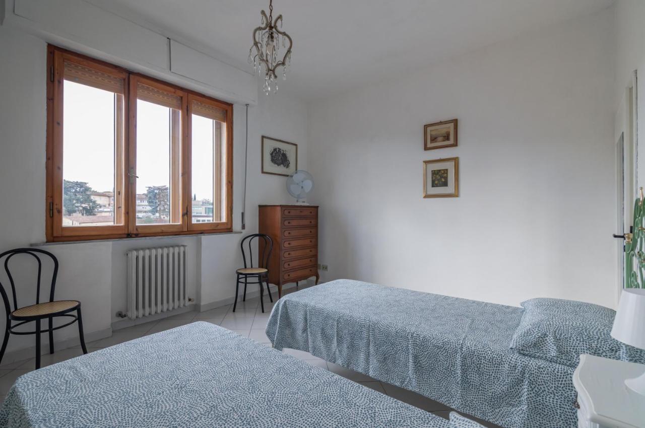 Апартаменты Comfy Flat Steps Away From Siena Station! Экстерьер фото